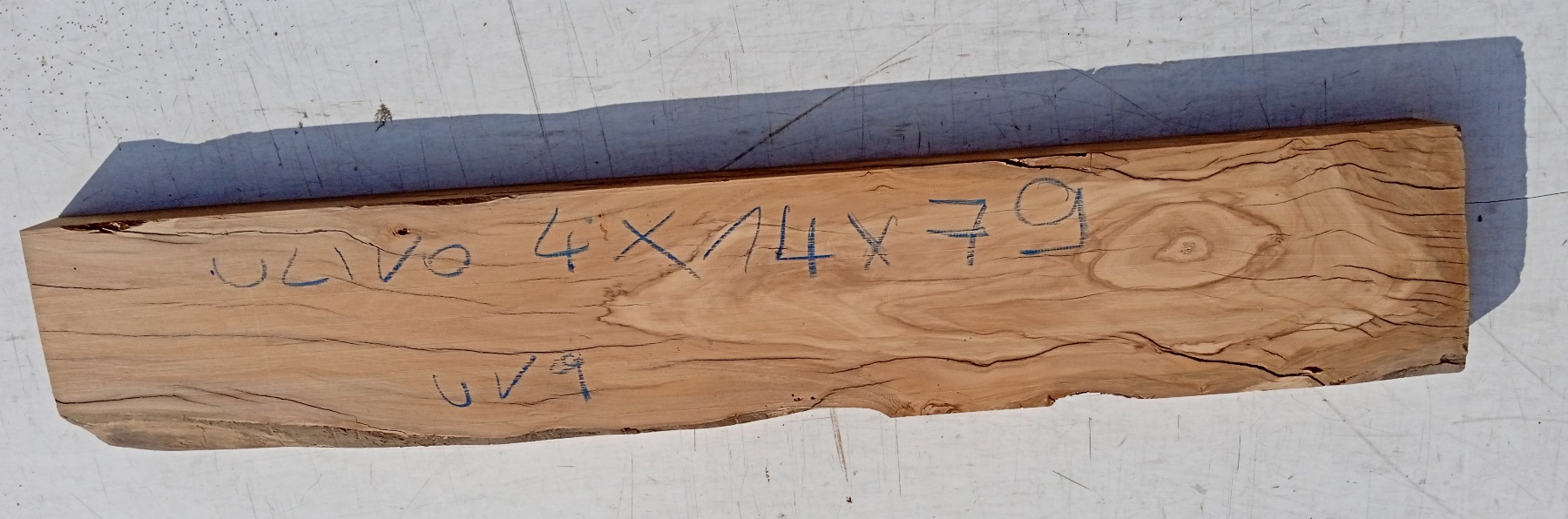 Tavola legno di Ulivo Non Refilato Piallato mm 40 x 140 x 790