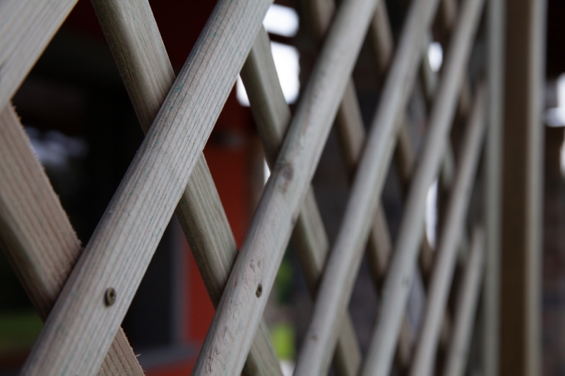 OUTSET 76502 Support Pour Planches De C&egrave;dre Et Grille De Gril