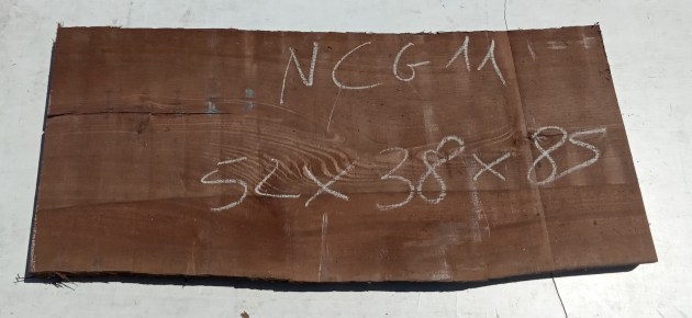 Tavola in legno di Noce Canaletto grezzo non refilato