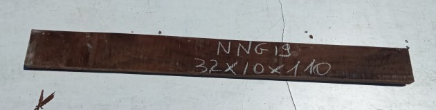 Tavola in legno di Noce Nazionale grezzo non refilato