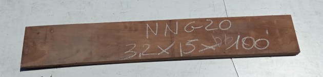 Tavola in legno di Noce Nazionale grezzo non refilato