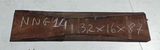 Tavola in legno di Noce Nazionale grezzo non refilato