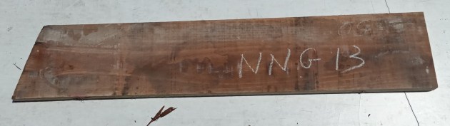 Tavola in legno di Noce Nazionale grezzo non refilato