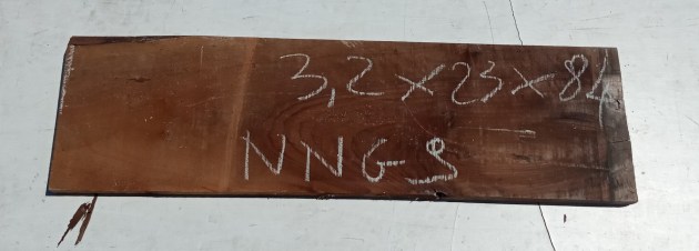 Tavola in legno di Noce Nazionale grezzo non refilato