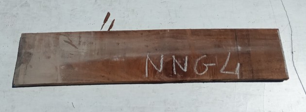 Tavola in legno di Noce Nazionale grezzo non refilato