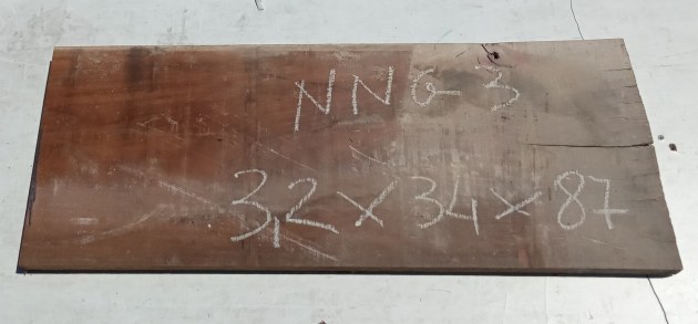 Tavola in legno di Noce Nazionale grezzo non refilato