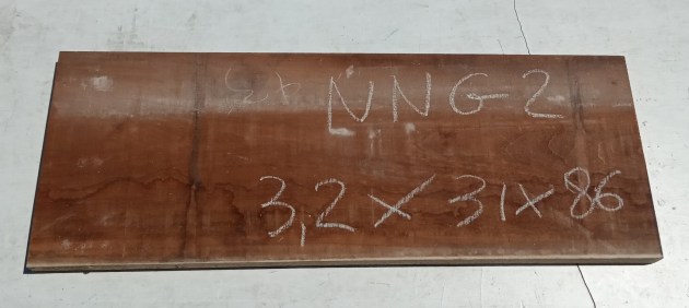 Tavola in legno di Noce Nazionale grezzo non refilato