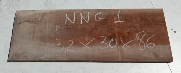 Tavola in legno di Noce Nazionale grezzo non refilato