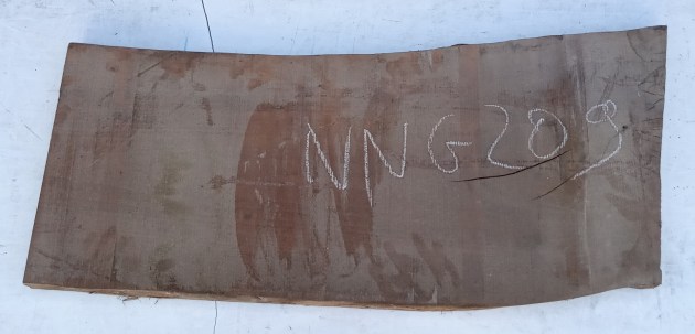 Tavola in legno di Noce Nazionale grezzo non refilato