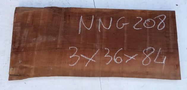 Tavola in legno di Noce Nazionale grezzo non refilato
