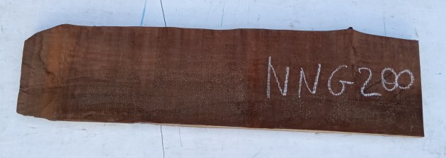Tavola in legno di Noce Nazionale grezzo non refilato