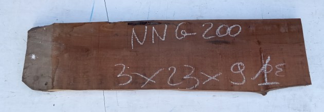Tavola in legno di Noce Nazionale grezzo non refilato