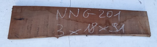 Tavola in legno di Noce Nazionale grezzo non refilato