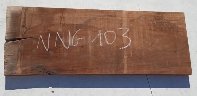 Tavola in legno di Noce Nazionale grezzo non refilato