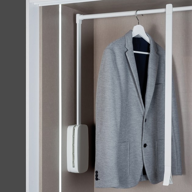 Emuca Appendiabiti per armadio Sling, 600 - 830, Plastica bianca, Acciaio e Tecnoplastica