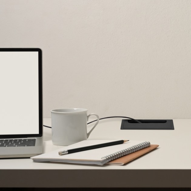 Passacavi da tavolo Emuca Quadrum, rettangolare, 159x80 mm, da incasso, Alluminio, Verniciato nero