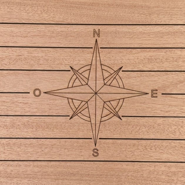 Piano Tavolo Nautico in Legno Massello di Okoumè Naturale con incisione Rosa dei Venti
